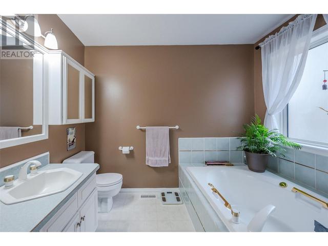 137 - 1458 Penticton Avenue, House attached with 3 bedrooms, 1 bathrooms and 1 parking in Penticton BC | Image 20