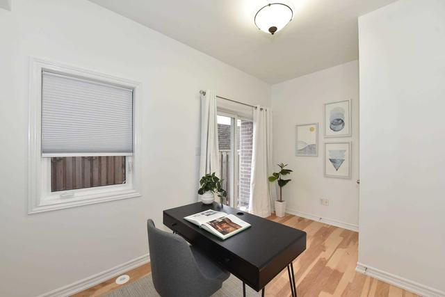 18 Piggot Mews, House attached with 3 bedrooms, 2 bathrooms and 2 parking in Toronto ON | Image 18