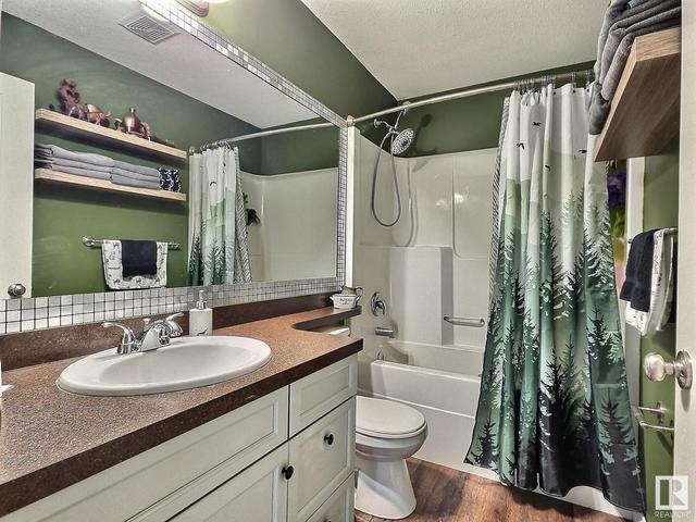 4717 48 St, House detached with 4 bedrooms, 2 bathrooms and null parking in Glendon AB | Image 15