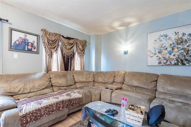 10 Woodstream Ave, House semidetached with 3 bedrooms, 3 bathrooms and 3 parking in Brampton ON | Image 4
