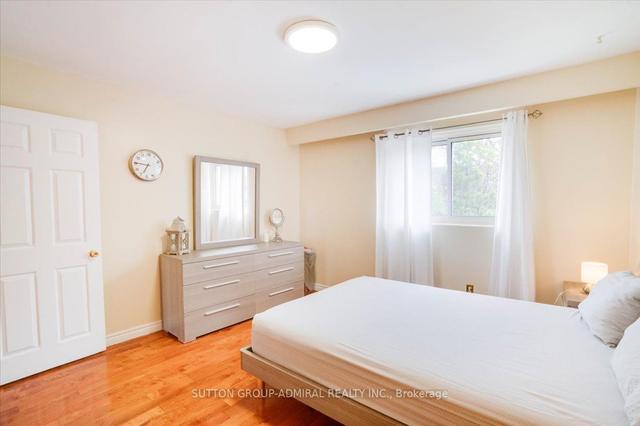39 Keyworth Tr, House attached with 3 bedrooms, 3 bathrooms and 3 parking in Toronto ON | Image 26