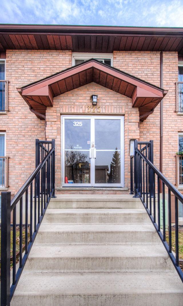 10 - 325 Northlake Dr, Condo with 2 bedrooms, 1 bathrooms and 1 parking in Waterloo ON | Image 18