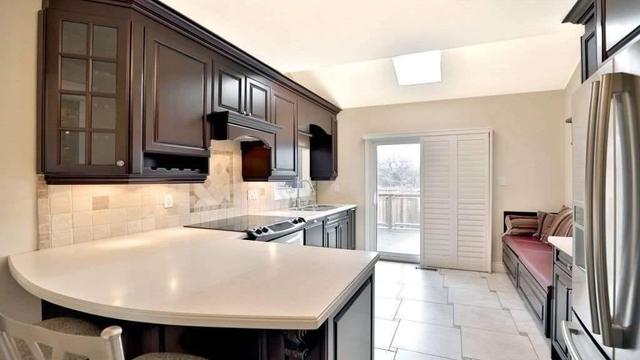1523 Princeton Cres, House detached with 3 bedrooms, 4 bathrooms and 2 parking in Oakville ON | Image 8