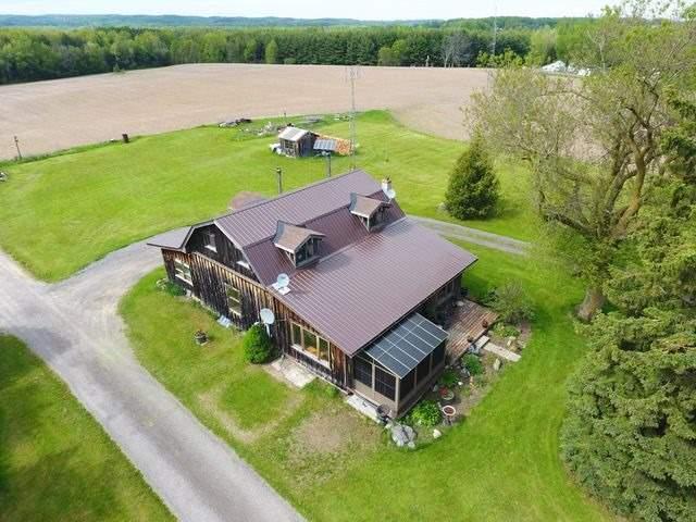 4696 Olde Base Line Rd, House detached with 3 bedrooms, 2 bathrooms and 30 parking in Caledon ON | Image 5