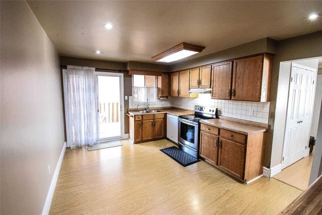 163 Keefer Rd, House detached with 3 bedrooms, 2 bathrooms and 4 parking in Thorold ON | Image 3