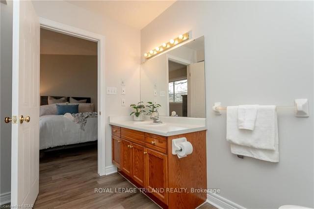 10 - 10 Rossmore Crt, Townhouse with 2 bedrooms, 4 bathrooms and 2 parking in London ON | Image 19
