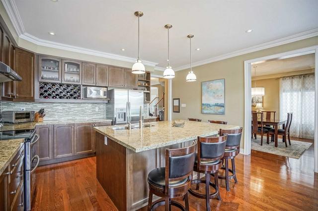 20 Southvale Dr, House detached with 4 bedrooms, 5 bathrooms and 4 parking in Vaughan ON | Image 3