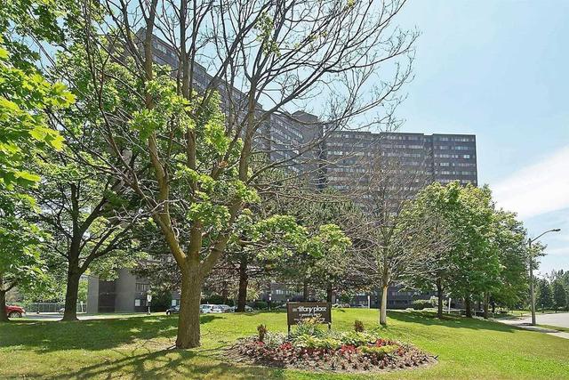 402 - 11 Wincott Dr, Condo with 1 bedrooms, 1 bathrooms and 1 parking in Toronto ON | Image 1