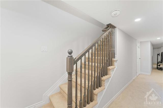 609 Nautilus Private, House attached with 3 bedrooms, 2 bathrooms and 2 parking in Ottawa ON | Image 17
