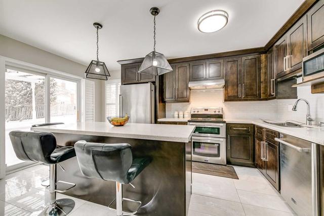 1375 Bramblewood Green, House detached with 4 bedrooms, 4 bathrooms and 6 parking in Oakville ON | Image 4