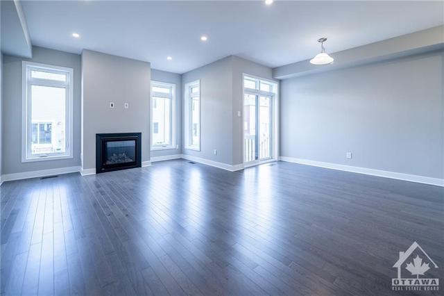 722 Twist Way, Townhouse with 3 bedrooms, 3 bathrooms and 2 parking in Ottawa ON | Image 8