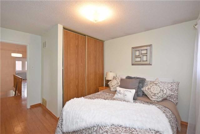 4044 Teakwood Dr, House detached with 3 bedrooms, 2 bathrooms and 2 parking in Mississauga ON | Image 10