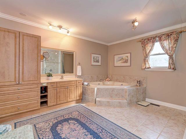1970 Folkway Dr, House detached with 4 bedrooms, 5 bathrooms and 4 parking in Mississauga ON | Image 10