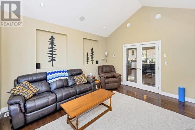 1153 Deerview Pl, House detached with 6 bedrooms, 3 bathrooms and 4 parking in Langford BC | Image 19