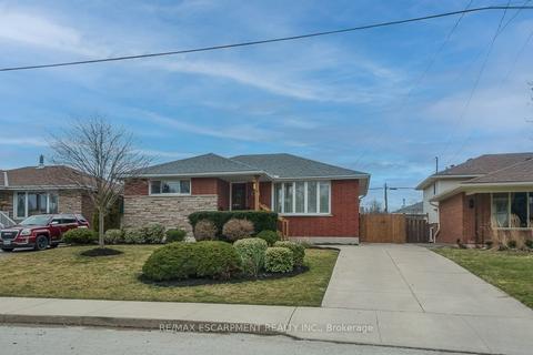 46 Nova Dr, Hamilton, ON, L8T2P3 | Card Image