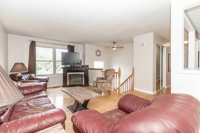 227 Nelson Cres, House detached with 2 bedrooms, 2 bathrooms and 4 parking in Innisfil ON | Image 9