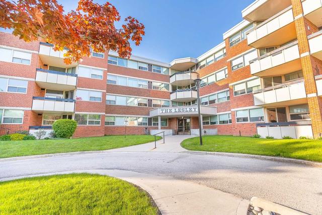 304 - 860 9th St E, Condo with 2 bedrooms, 1 bathrooms and 1 parking in Owen Sound ON | Image 1