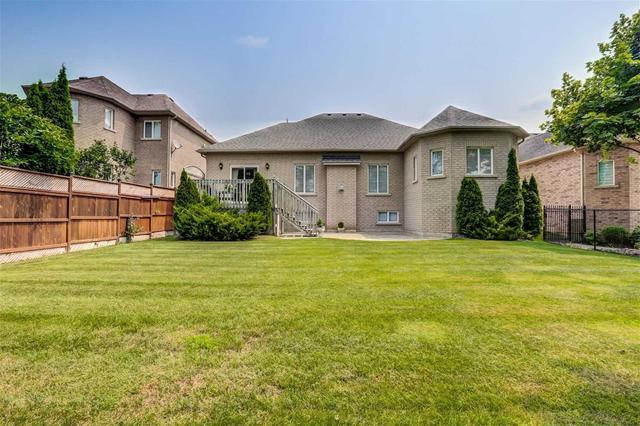 638 Foxcroft Blvd, House detached with 3 bedrooms, 3 bathrooms and 6 parking in Newmarket ON | Image 24