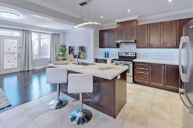 8 Earl Goodyear Rd, House semidetached with 3 bedrooms, 3 bathrooms and 3 parking in Markham ON | Image 7