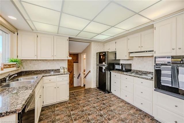 25 Columbus Cres, House detached with 3 bedrooms, 3 bathrooms and 4 parking in Guelph ON | Image 11