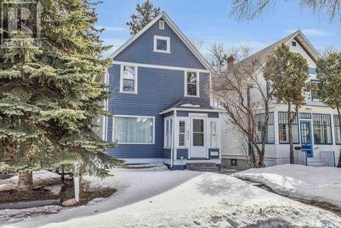 403 28th Street W, House detached with 3 bedrooms, 2 bathrooms and null parking in Saskatoon SK | Card Image