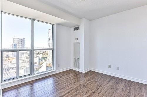 2009 - 60 Town Centre Crt, Condo with 2 bedrooms, 1 bathrooms and 1 parking in Toronto ON | Image 6