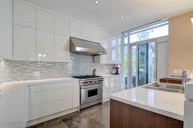 Ph2 - 1 Scott St, Condo with 2 bedrooms, 3 bathrooms and 3 parking in Toronto ON | Image 9