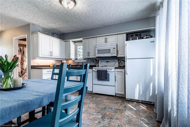 813 Foss Road, House detached with 3 bedrooms, 1 bathrooms and 5 parking in Pelham ON | Image 9
