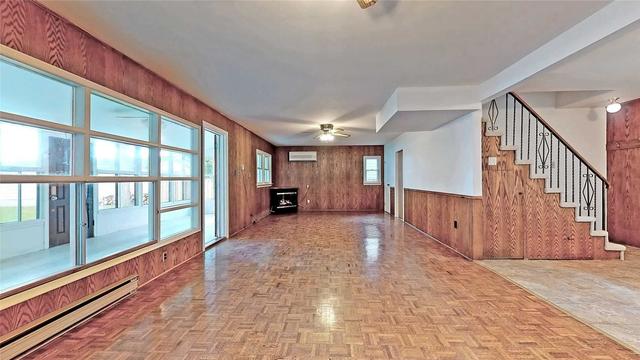 24 Lakeshore Rd, House detached with 4 bedrooms, 1 bathrooms and 5 parking in Georgina ON | Image 3