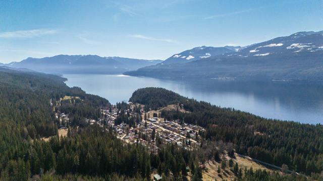 1766 Riondel Road N, House detached with 3 bedrooms, 2 bathrooms and null parking in Central Kootenay A BC | Image 12