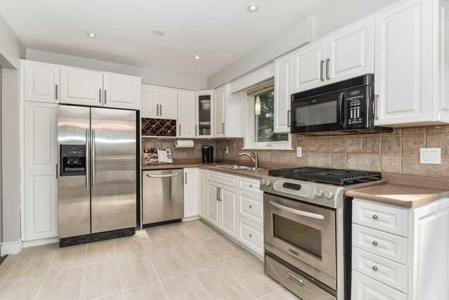 3324 Victoria St, House detached with 3 bedrooms, 4 bathrooms and 3 parking in Oakville ON | Image 4