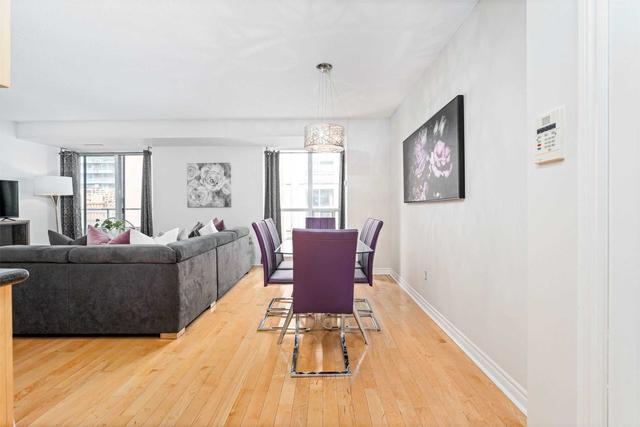 905 - 270 Wellington St W, Condo with 2 bedrooms, 2 bathrooms and 1 parking in Toronto ON | Image 25