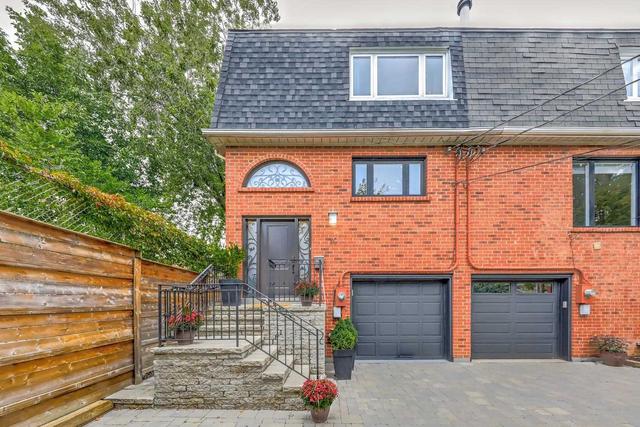 19 Deal Ave, House semidetached with 3 bedrooms, 2 bathrooms and 1 parking in Toronto ON | Image 1