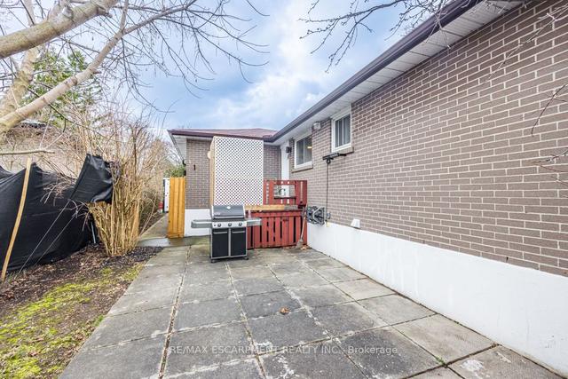 227 Parlette Ave, House detached with 3 bedrooms, 2 bathrooms and 5 parking in Toronto ON | Image 26