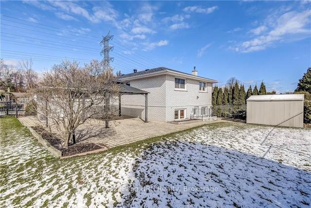 111 Glen Castle Dr, House detached with 3 bedrooms, 2 bathrooms and 4 parking in Hamilton ON | Image 19