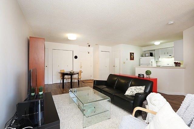 1507 - 25 Grenville St, Condo with 1 bedrooms, 1 bathrooms and null parking in Toronto ON | Image 2