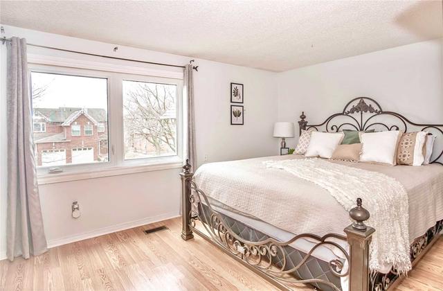 83 Hughes Cres, House attached with 3 bedrooms, 3 bathrooms and 3 parking in Ajax ON | Image 12