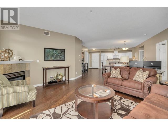 432 - 1088 Sunset Drive, Condo with 2 bedrooms, 2 bathrooms and 1 parking in Kelowna BC | Image 15