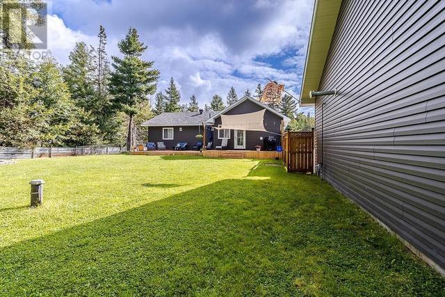 1229 Airport Rd, House detached with 3 bedrooms, 1 bathrooms and null parking in Sault Ste. Marie ON | Image 11