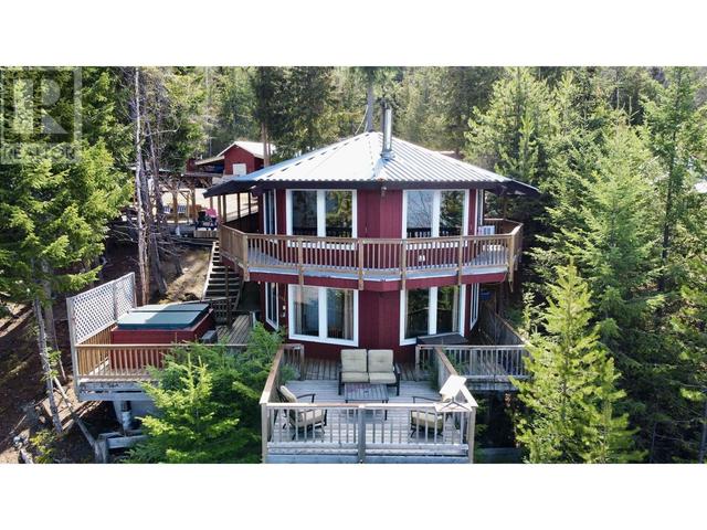 9303 S Mahood Lake Road, House detached with 5 bedrooms, 2 bathrooms and null parking in Cariboo H BC | Image 2