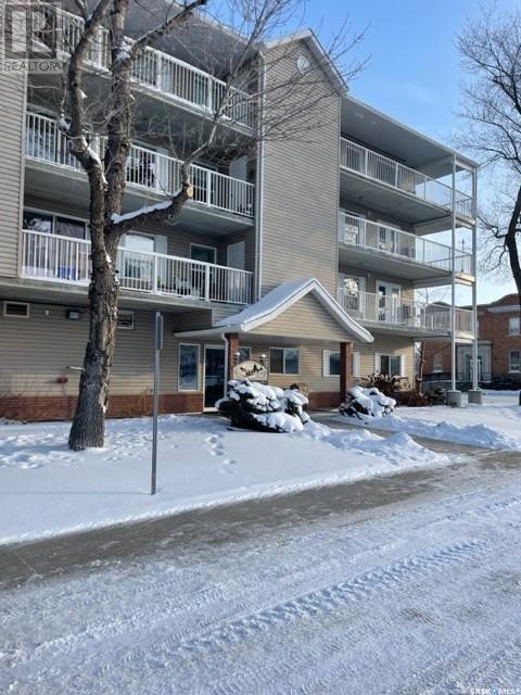 202 - 2006 7th Street, Condo with 2 bedrooms, 2 bathrooms and null parking in Rosthern SK | Image 1