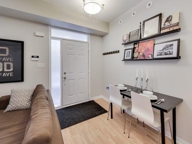 th30 - 78 Carr St, Townhouse with 2 bedrooms, 2 bathrooms and 1 parking in Toronto ON | Image 5