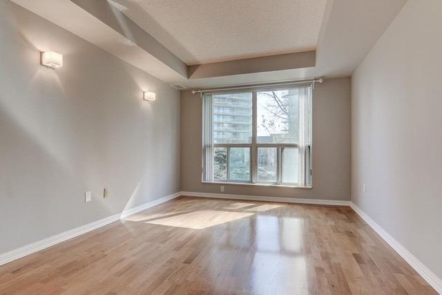 218 - 23 Lorraine Dr, Condo with 2 bedrooms, 2 bathrooms and 2 parking in Toronto ON | Image 8