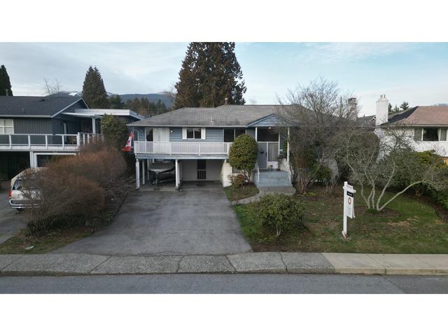 864 E 14th Street, House detached with 5 bedrooms, 3 bathrooms and 6 parking in North Vancouver BC | Image 8