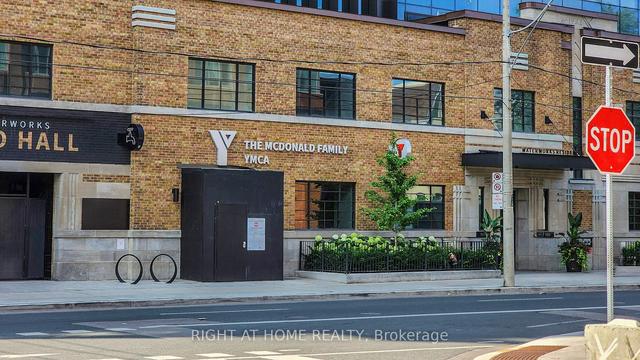 410 - 2 Augusta Ave, Condo with 1 bedrooms, 2 bathrooms and 0 parking in Toronto ON | Image 31