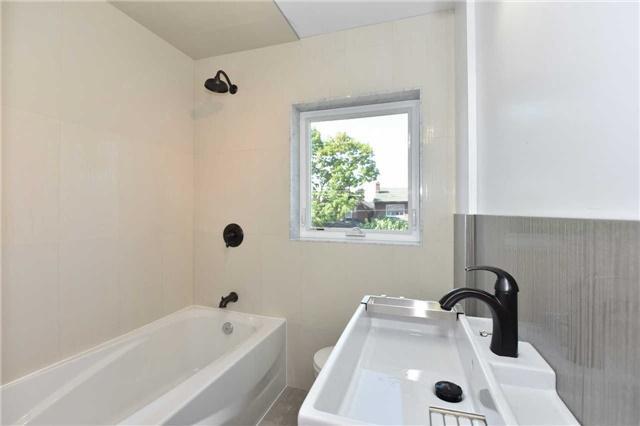 455 Oakwood Ave, House semidetached with 3 bedrooms, 3 bathrooms and 3 parking in Toronto ON | Image 12