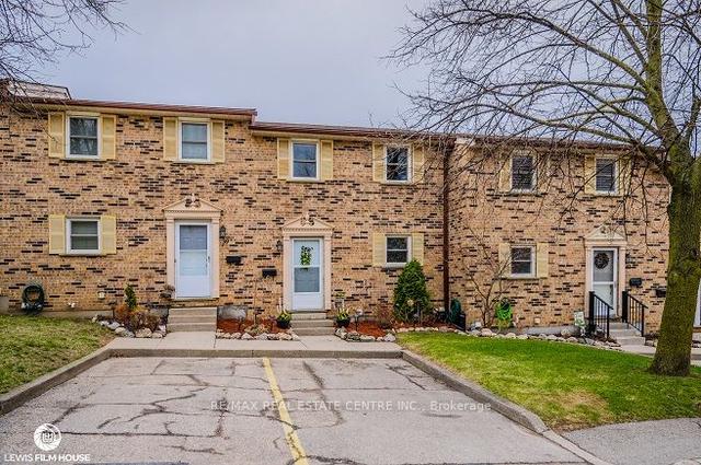 40 - 175 Cedar St W, Townhouse with 3 bedrooms, 3 bathrooms and 1 parking in Cambridge ON | Image 1
