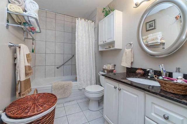 90 Centre St N, House semidetached with 3 bedrooms, 2 bathrooms and 4 parking in Brampton ON | Image 12