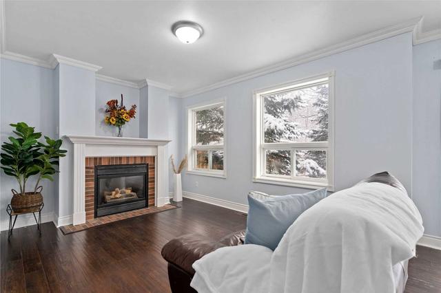 33 Montserrand St, House detached with 4 bedrooms, 3 bathrooms and 6 parking in Barrie ON | Image 4
