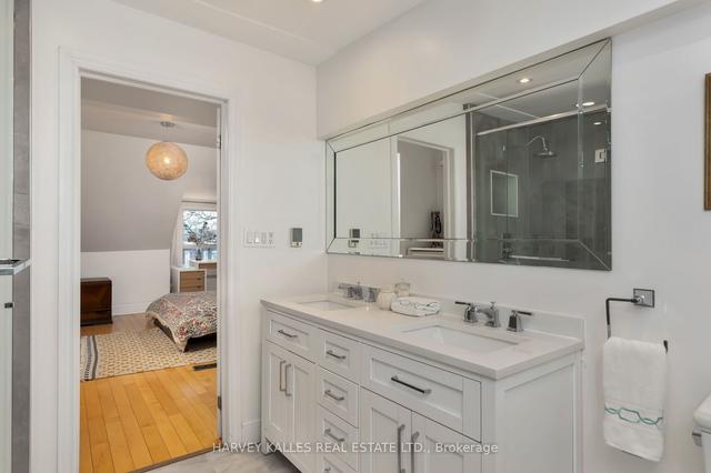 517 Manning Ave, House semidetached with 4 bedrooms, 3 bathrooms and 1.5 parking in Toronto ON | Image 21